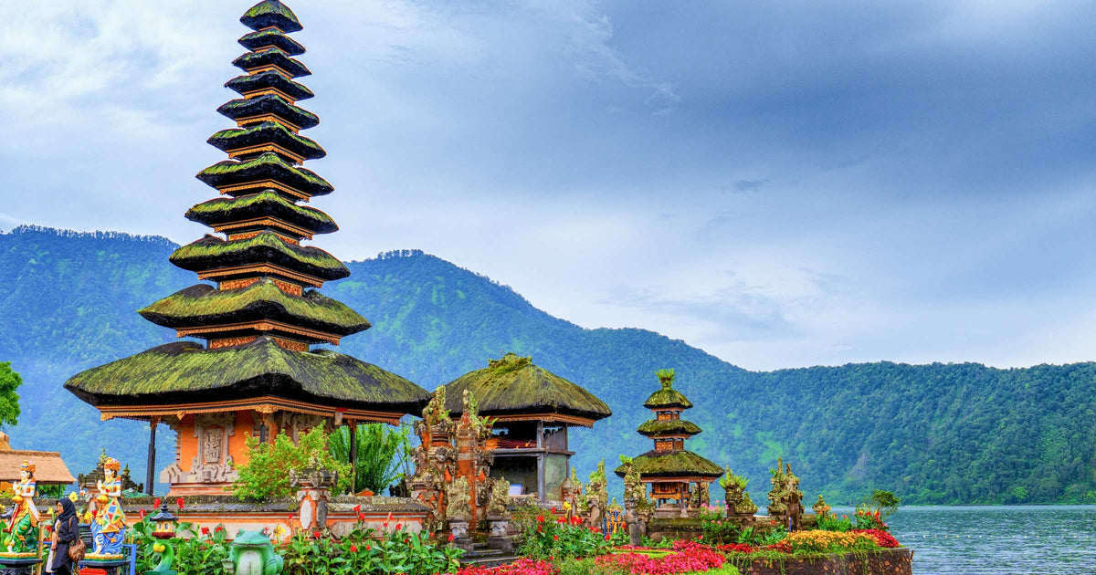 Ulun Danu Beratan water temple on Lake Bratan, Bali, Indonesia